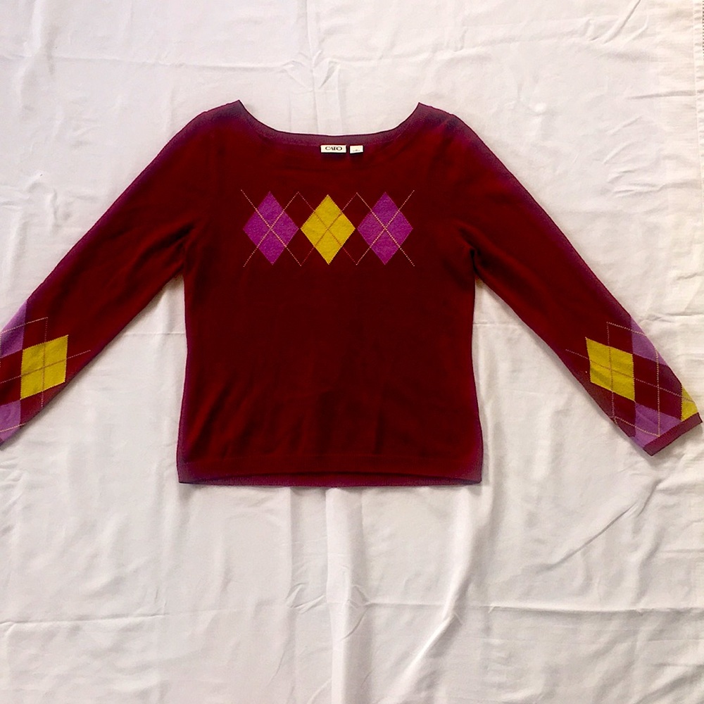 Maroon Top with Cute Triangle Pattern♦️